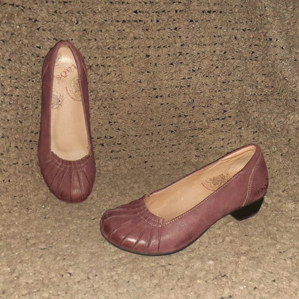 TAOS-Calypso-Burgundy Red Leather Slip On Pumps-Ruched Toe-Sz 38-Near Mint